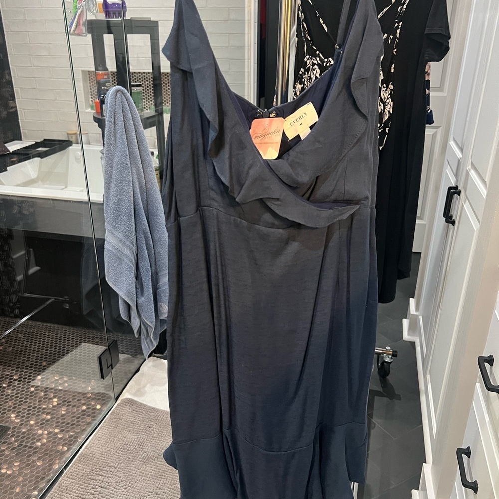 Everly Surplice Ruffle Hem Dress - Navy